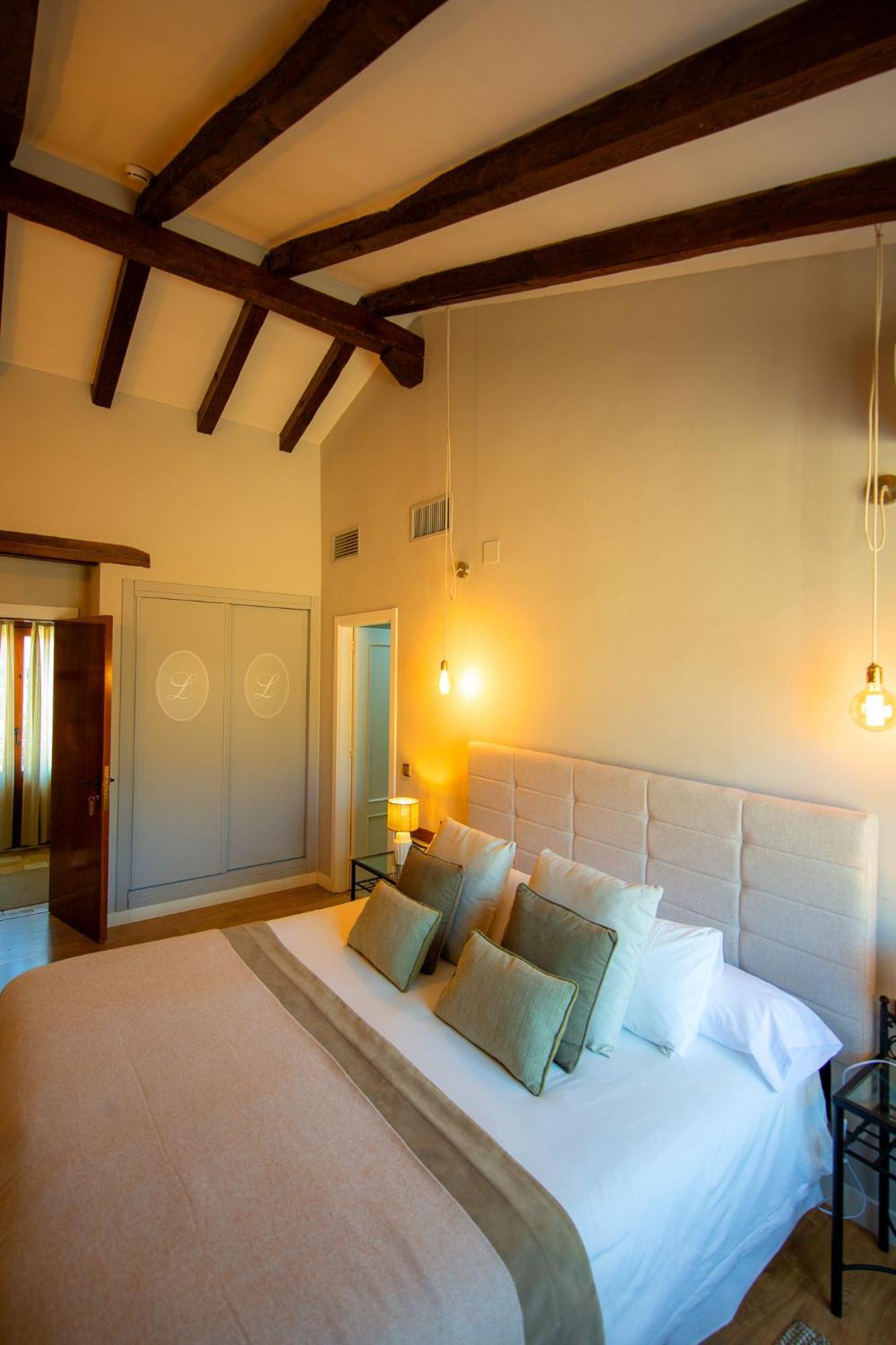Superior Twin Room,1765345193:JPEG